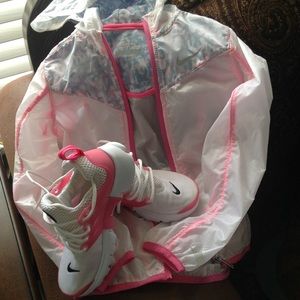 Girls Nike wind/rain jacket